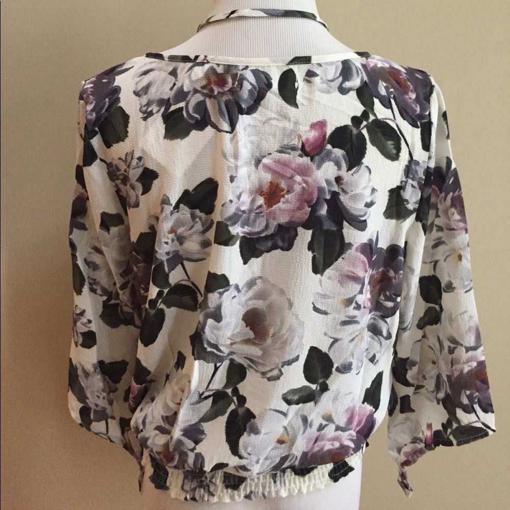 Floral Top - Picture 6 of 7