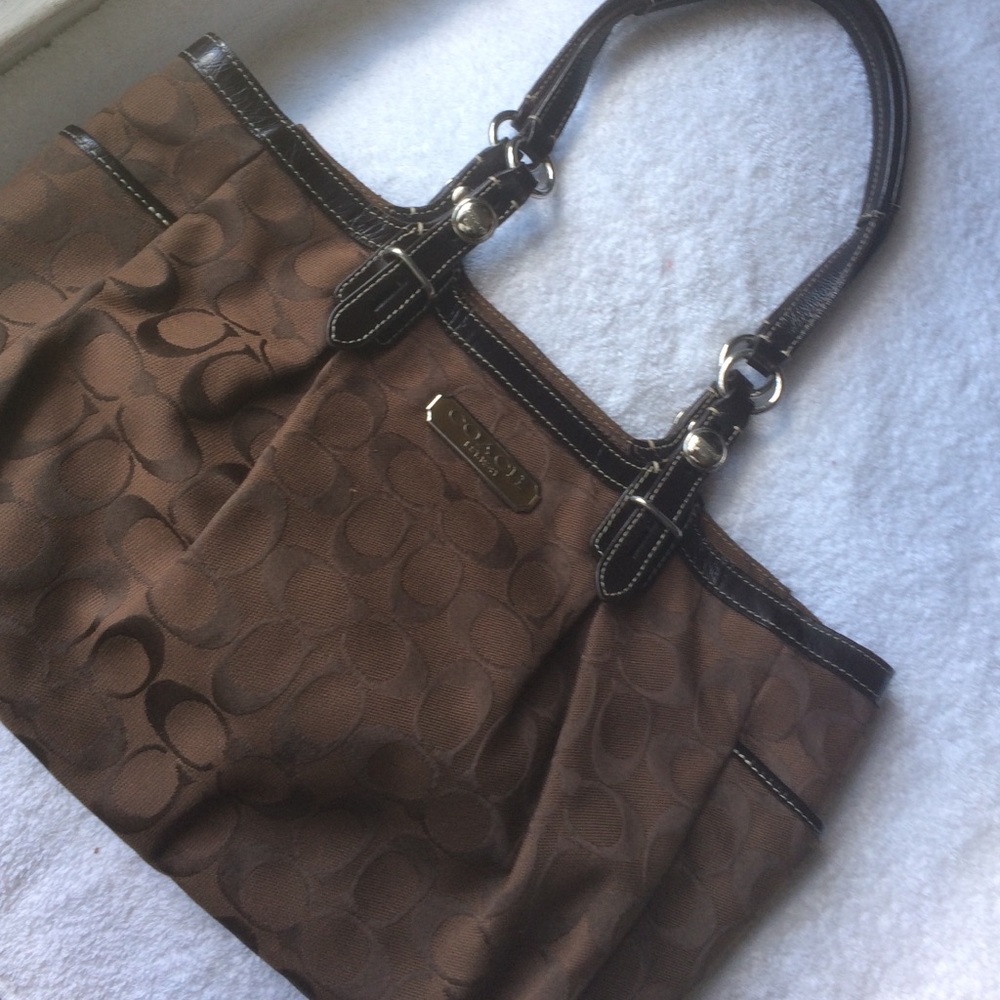 Coach Signature Gallery Tote