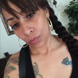 Meet your Posher, Jassenia