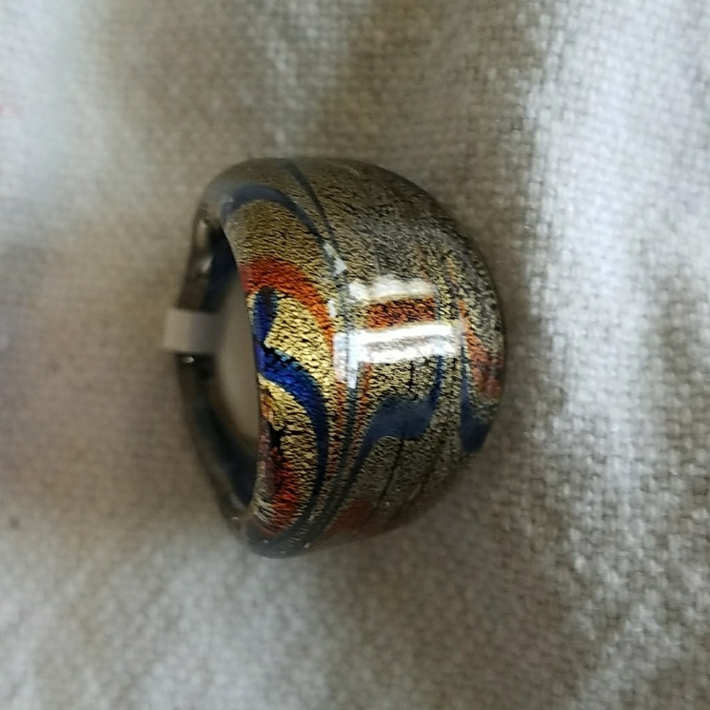 Metallic Glass Ring. - Picture 2 of 7
