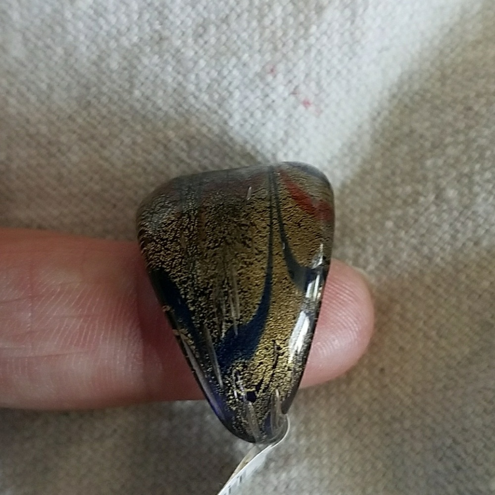 Metallic Glass Ring. - Picture 3 of 7