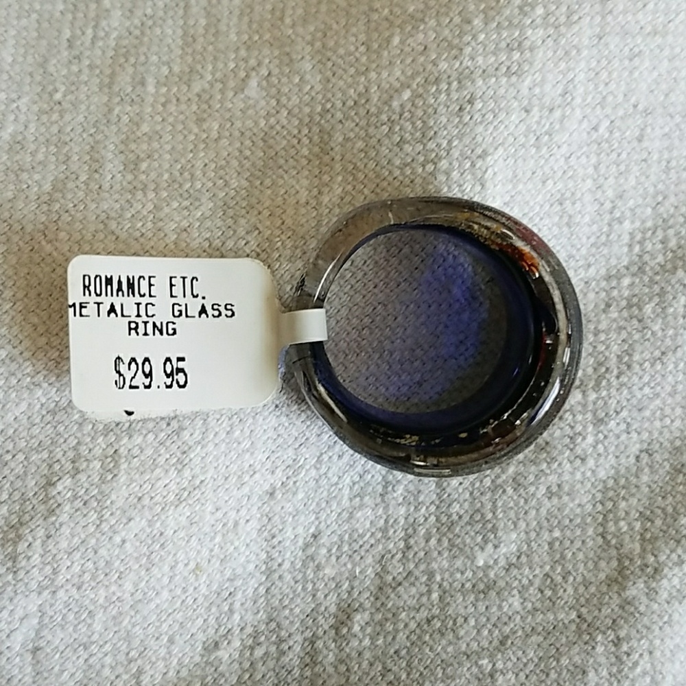 Metallic Glass Ring. - Picture 4 of 7