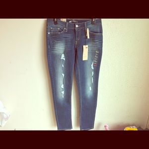 Levi's 524 Too Superlow Skinny Jeans