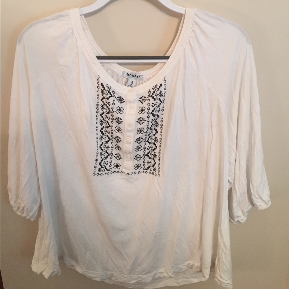 White & black 3/4 sleeve women's top