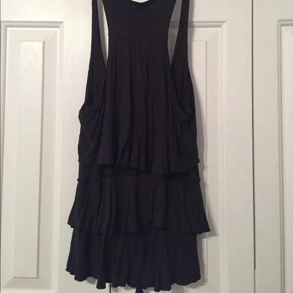 Black Ruffle Vest - Picture 2 of 3
