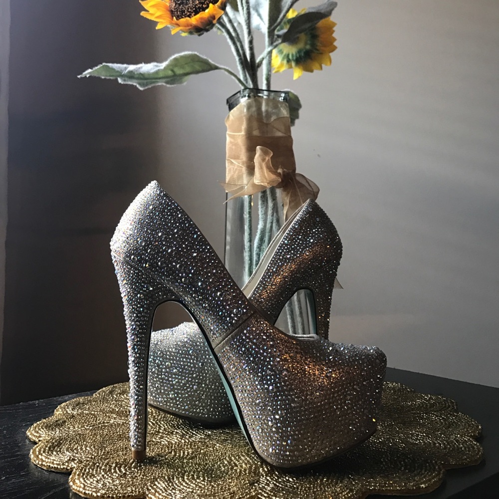 Betsey Johnson Strauss Platform Pumps