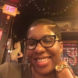 Meet your Posher, Lakisha