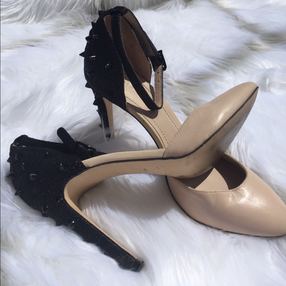 ✨BCBG Nude Black Stud Heels