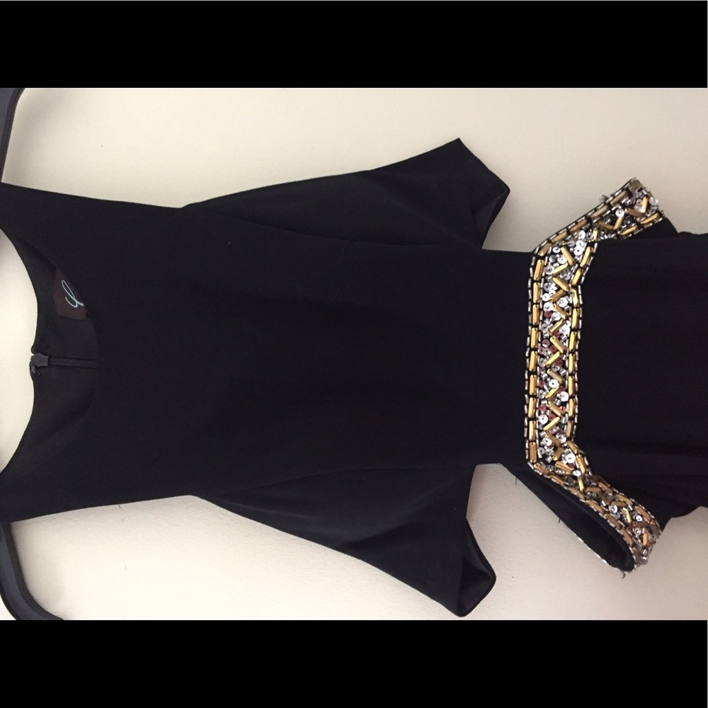 Elegant side slit Camille dress - Picture 2 of 4