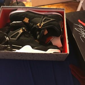 Air Jordan retro 4 "Royalty"