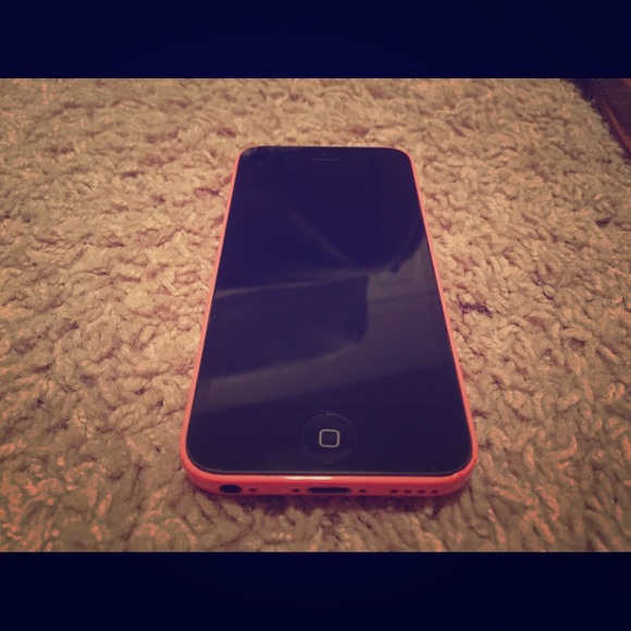 iPhone 5c - Picture 1 of 5