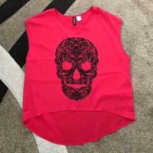 H&M - Skull sleeveless blouse