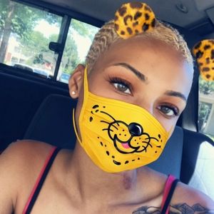 Meet your Posher, Amina