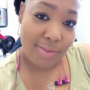 Meet your Posher, Sindi