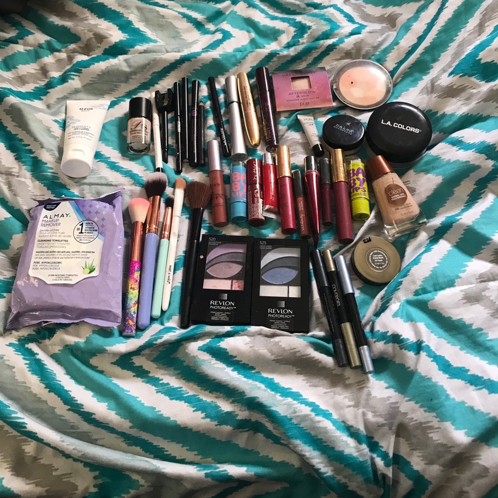 Huge Make Up Lot!!