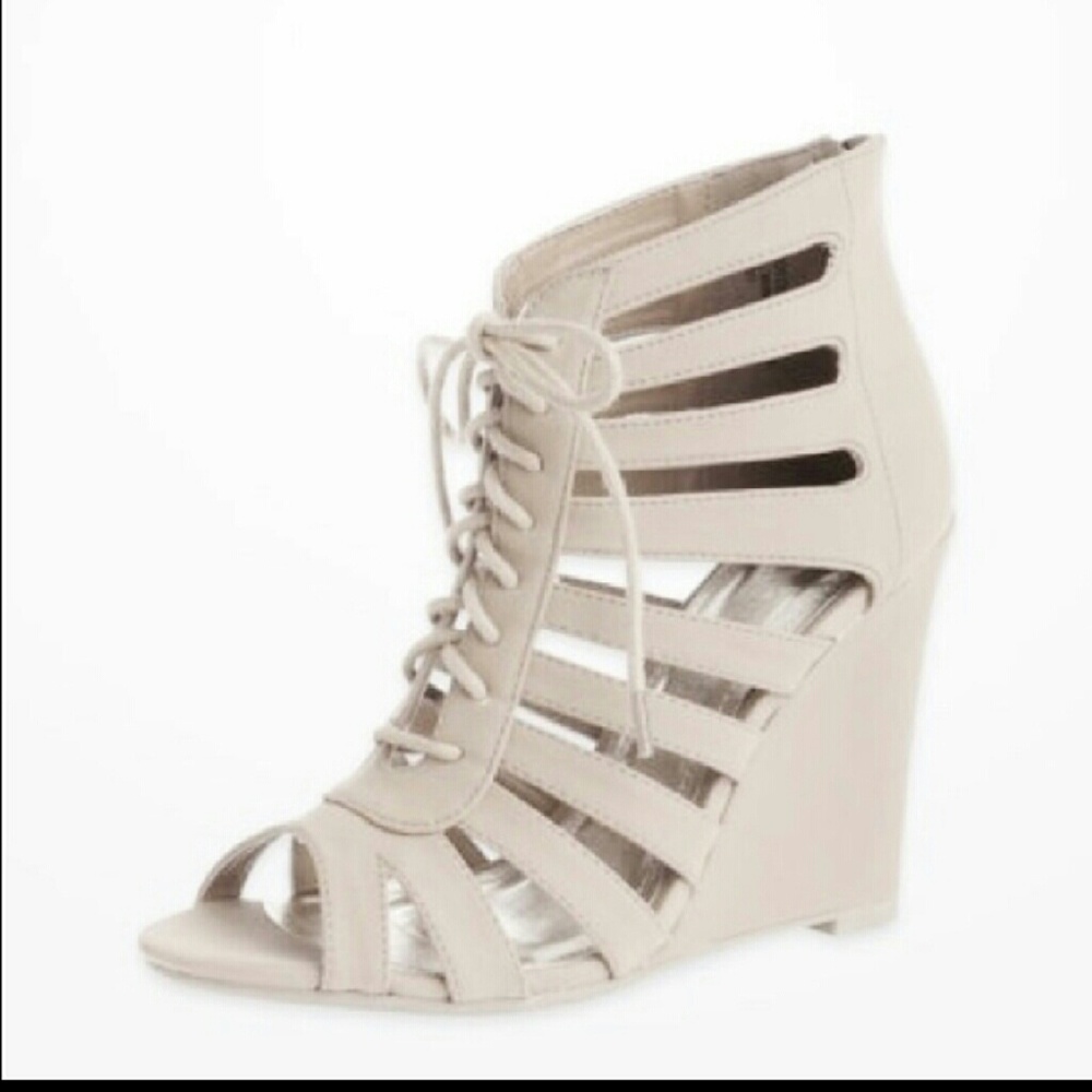 Wedge shoes