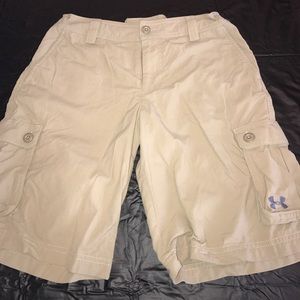 Youth boys Under Armour khaki cargo shorts