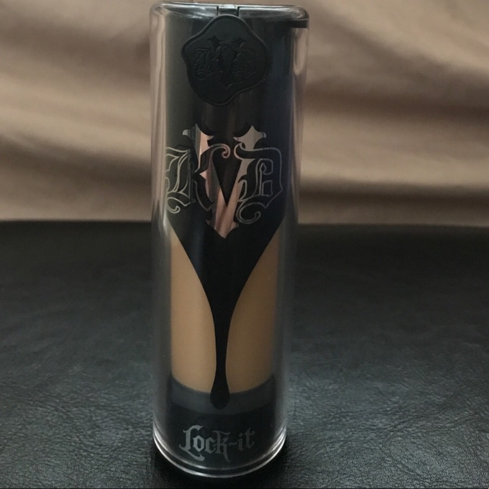 Kat Von D Lock It Foundation