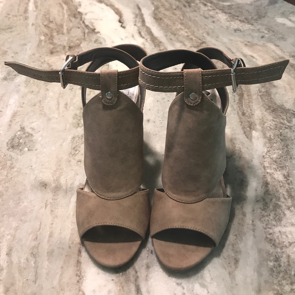 Guess chunky heels