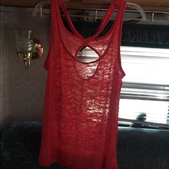 Tops - Picture 4 of 5