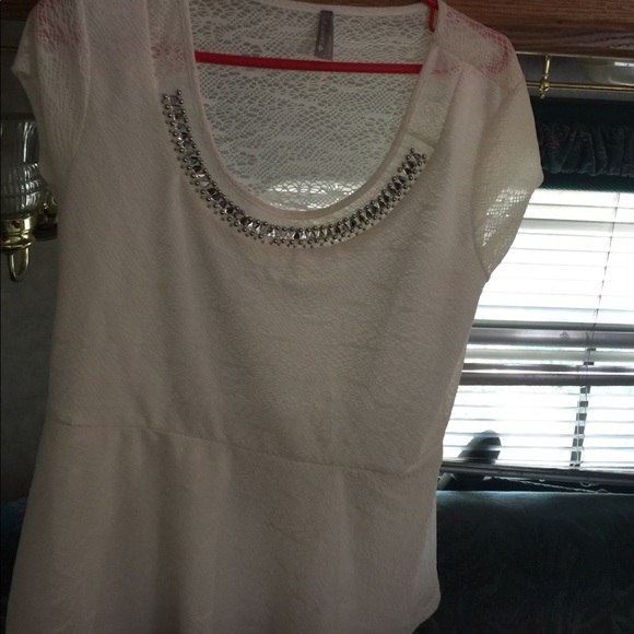 Tops - Picture 5 of 5