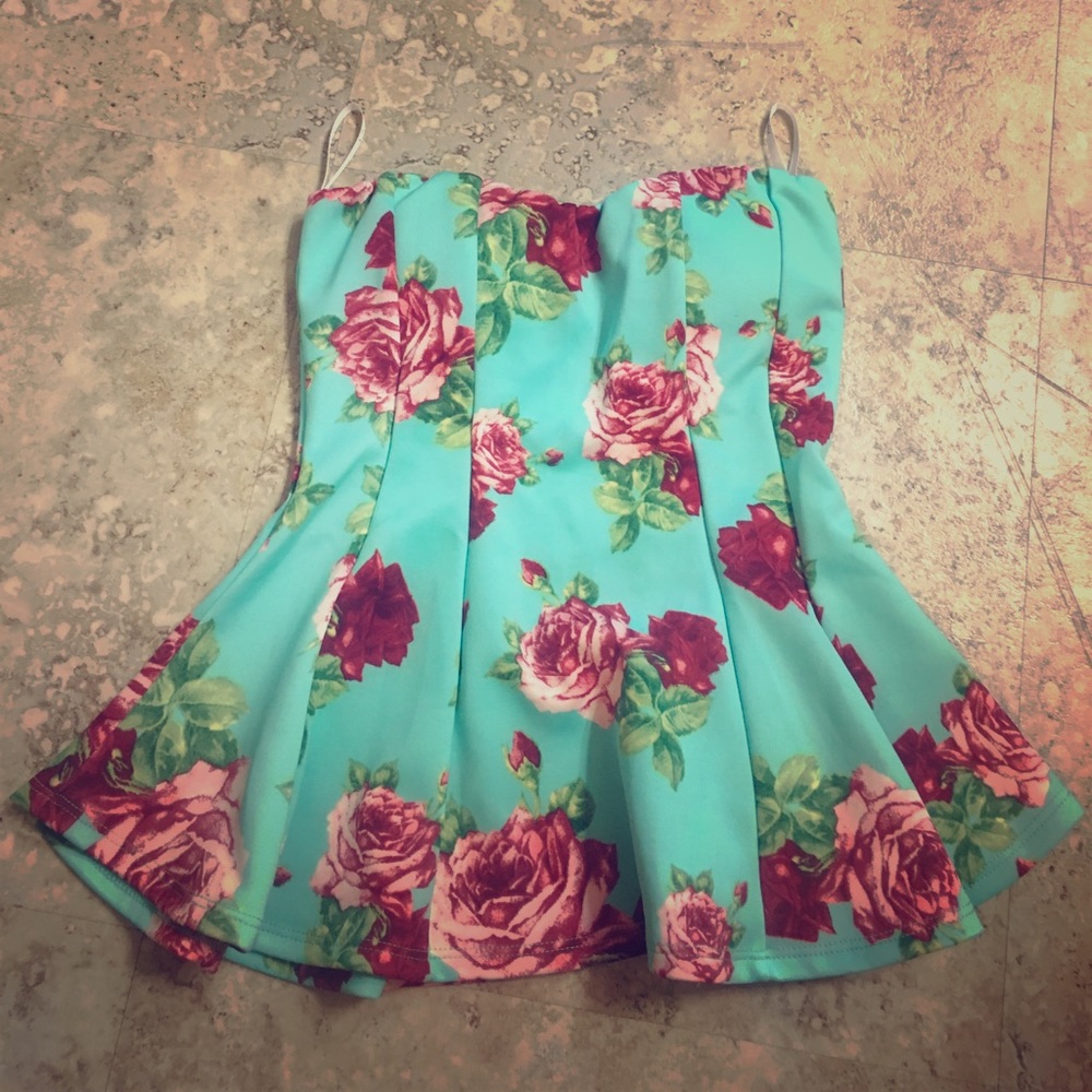 NWT strapless top