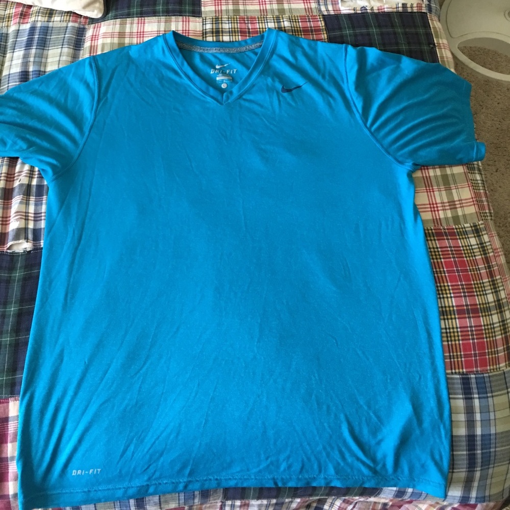 L Nike dry-fit shirt