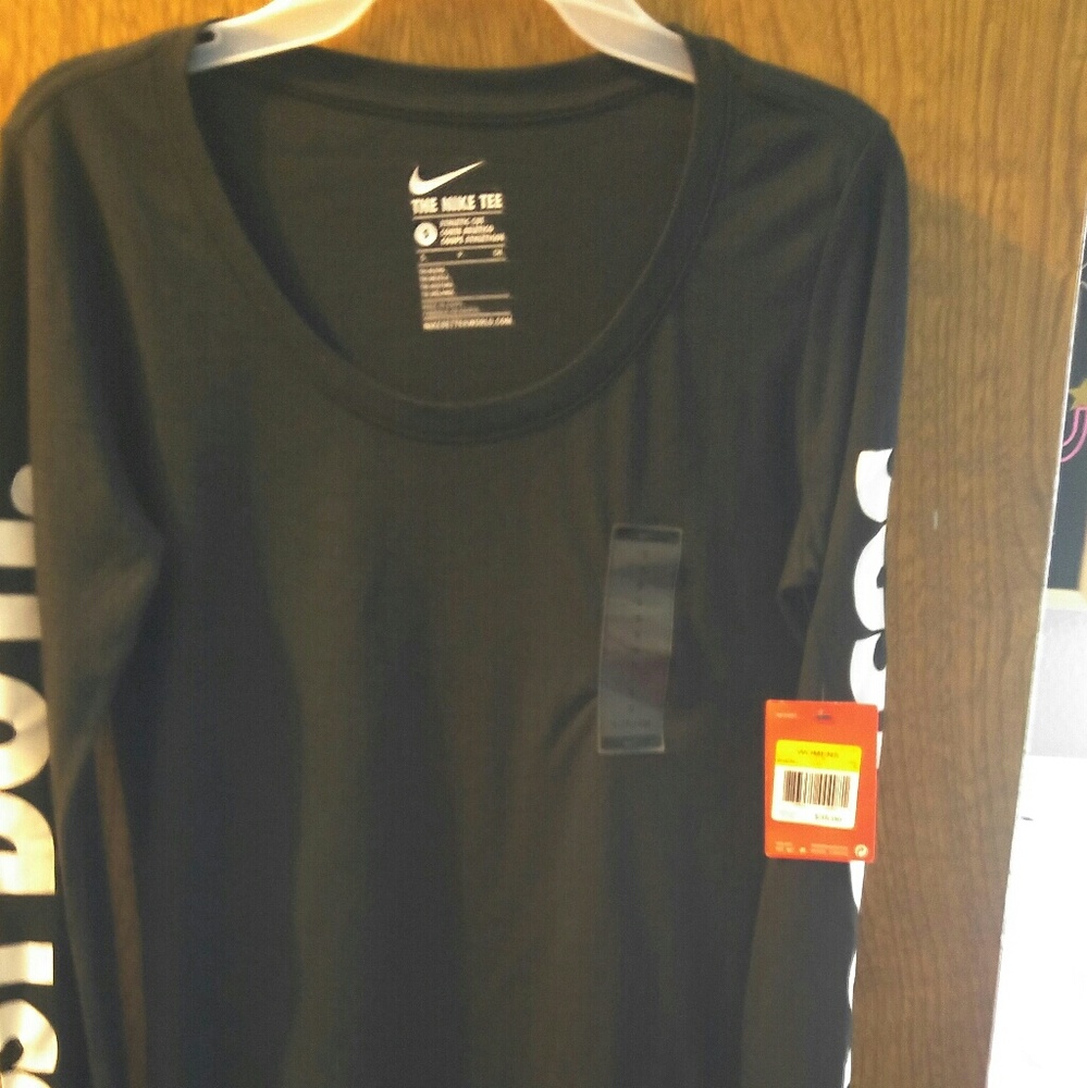 Nike woman's shirt