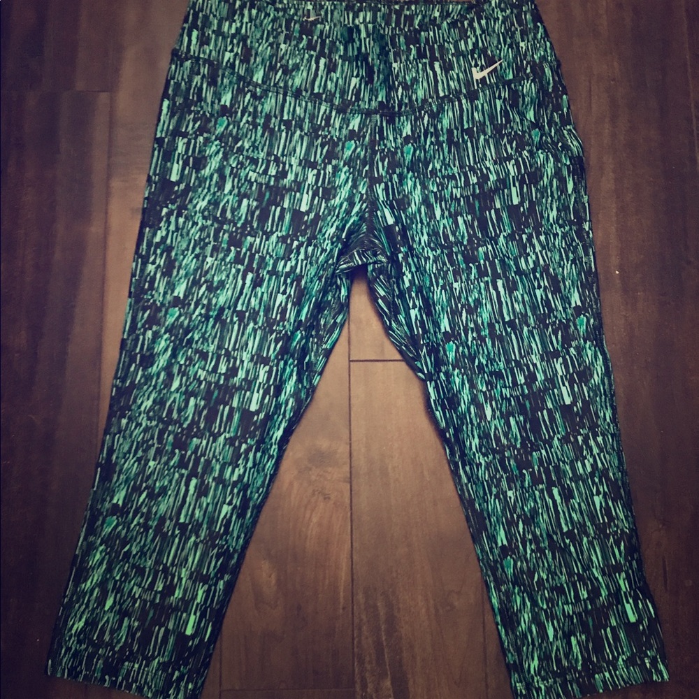 Nike athletic capris