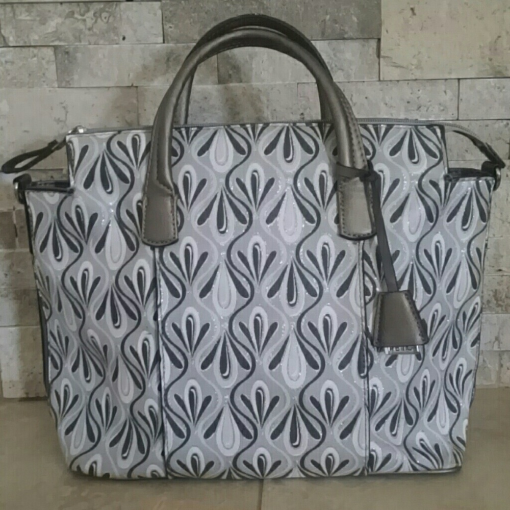 🎉Closet Clean-Out!!🎉Relic Silver  Handbag