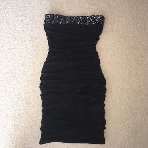 LITTLE BLACK DRESS BODYCON