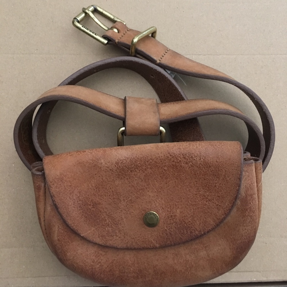 Diesel belt with removable snapping pouch 25"-32"