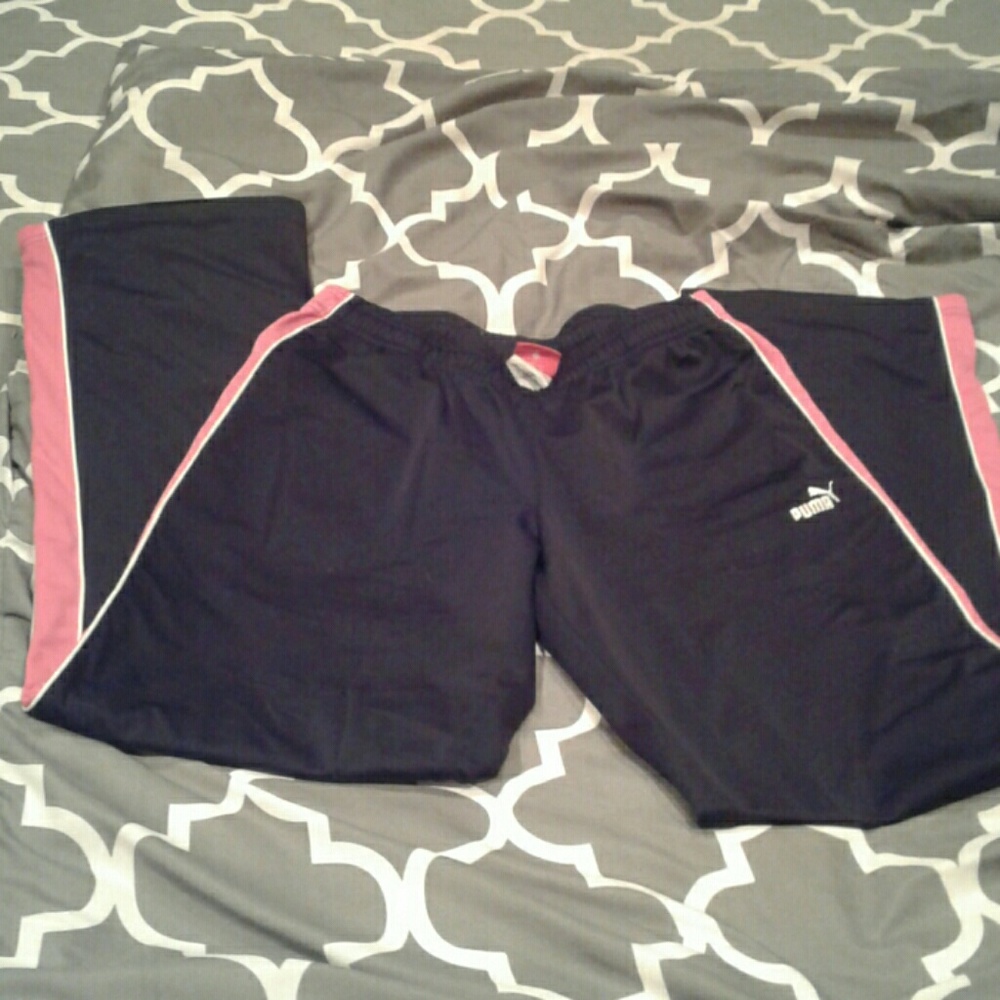 PUMA Navy with pink and white stripe!