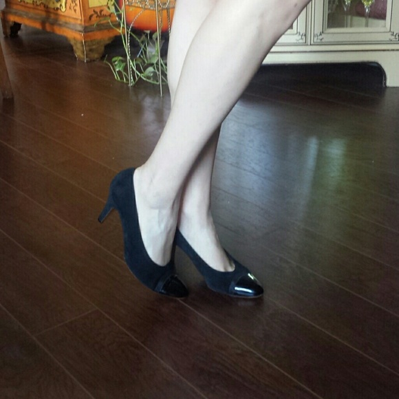 Salvatore Ferragamo heels - Picture 2 of 3