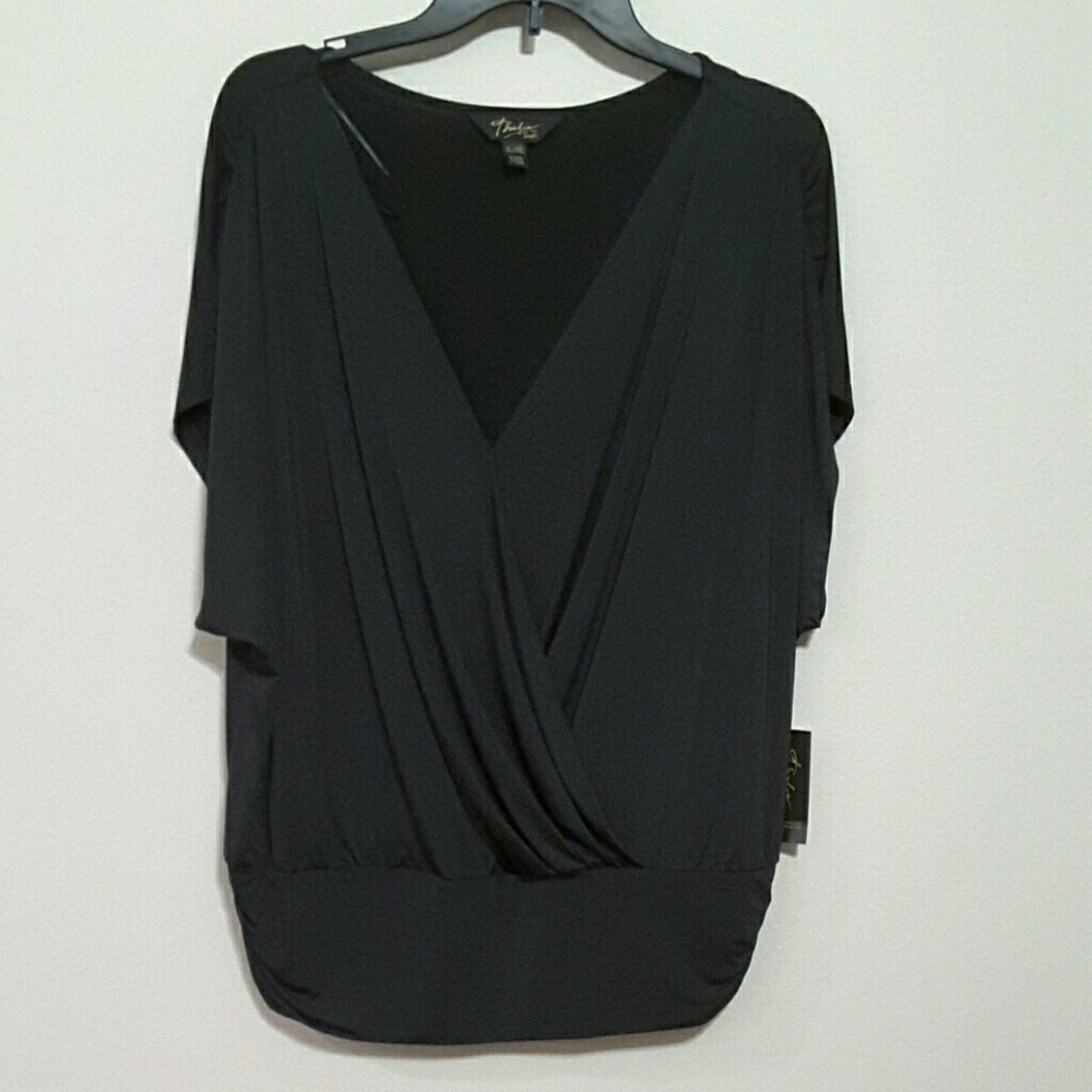 Sleeveless dress shirt