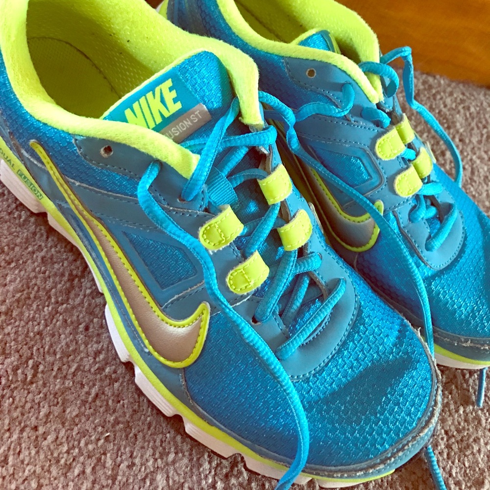 Nike Dual Fusion Shoes --W9.5 Electric Blue/Green