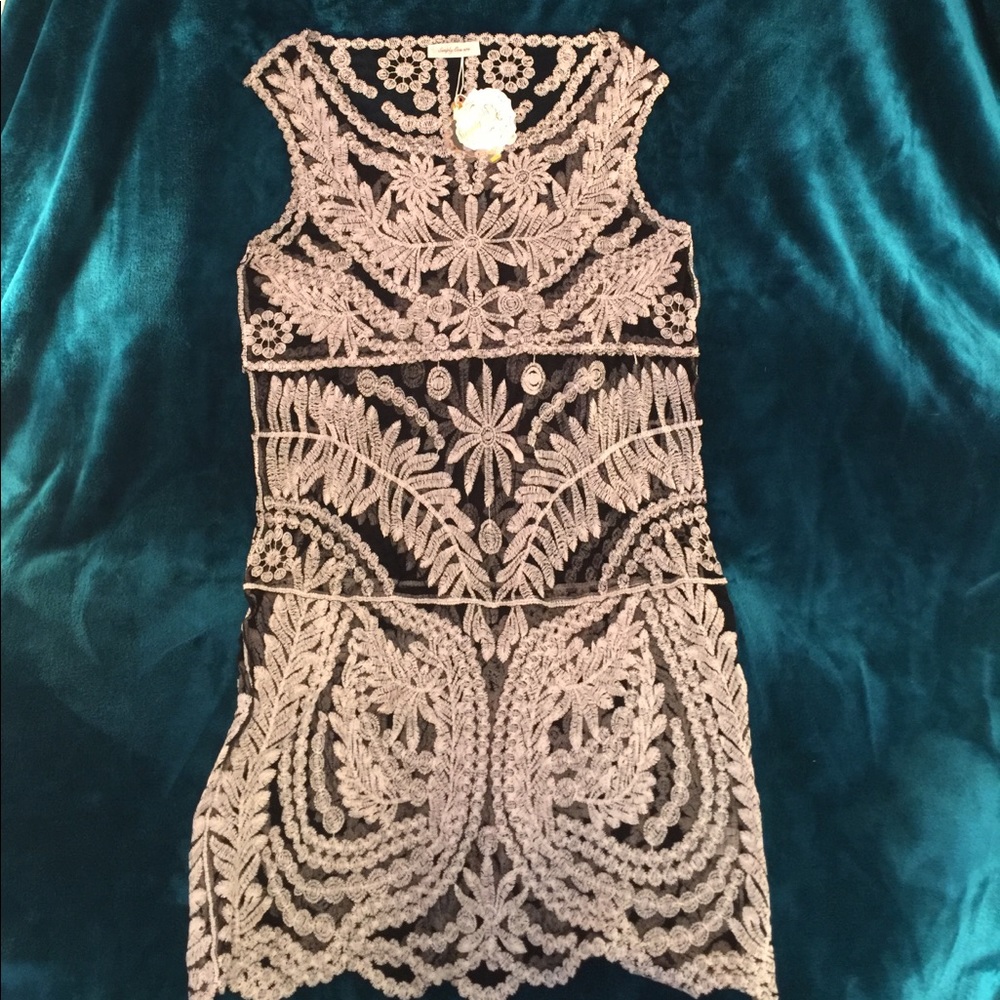 Simply Couture Black and Cream Crochet Tunic