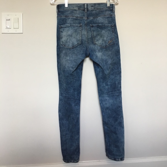 Ripped Jean-Legging - Picture 4 of 5