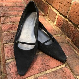 Talbots Black Flats with buckle detail size 91/2