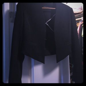 alice + olivia Employed. Black cropped blazer