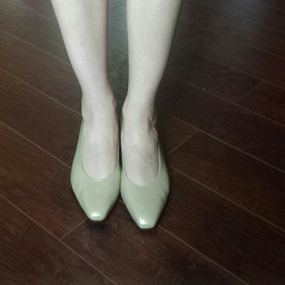 Salvatore Ferragamo flats - Picture 1 of 3