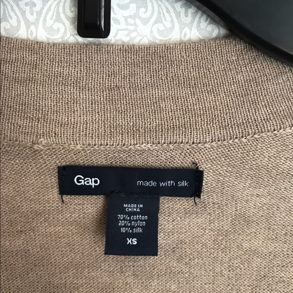 💘SOLD💘 | GAP | Embellished Lightweight Cardigan - Picture 3 of 3