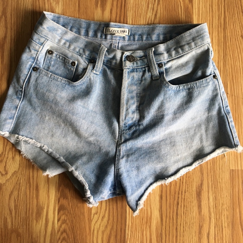 Forever 21 light wash high waisted jean shorts