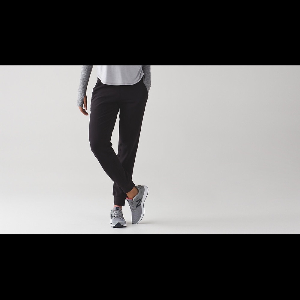 ISO lululemon ready to rulu size 2 black