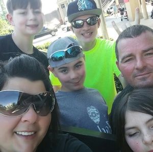 Meet your Posher, Leslie