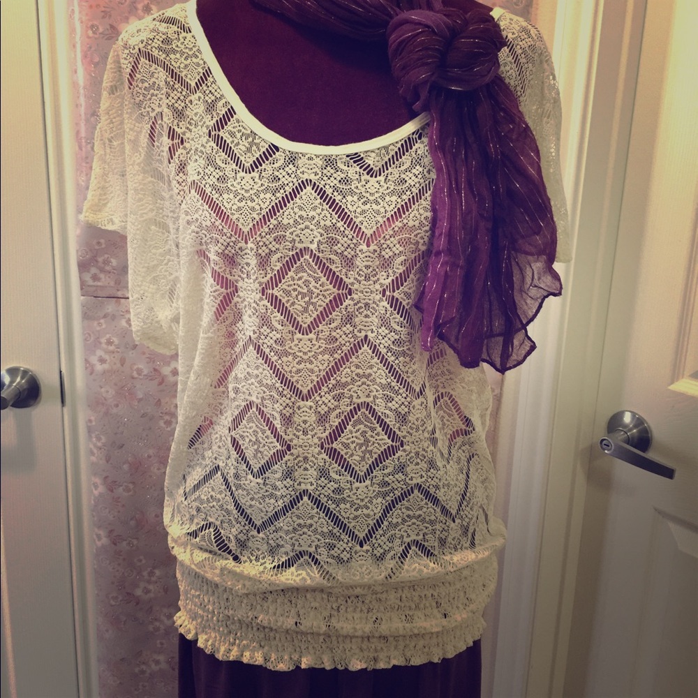 Eyeshadow cream short sleeve eyelet shirt