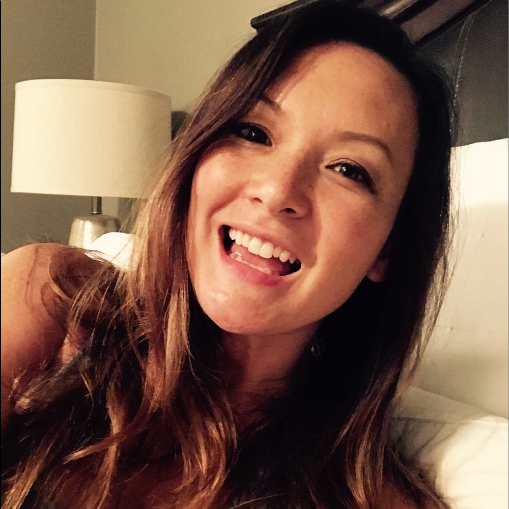 Meet your posher, Christina! ❤️