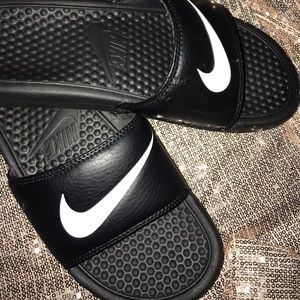 Nike slides (shoes)
