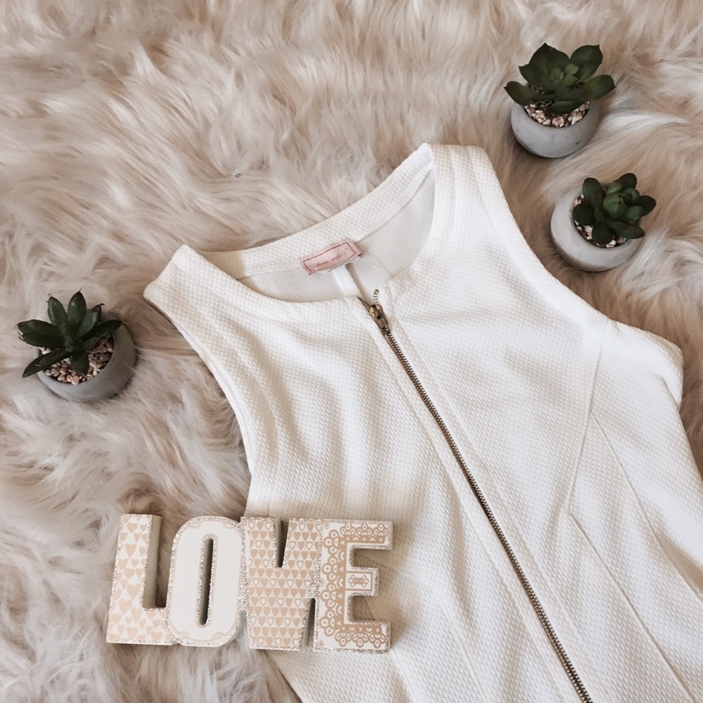 🌸sale🌸 A-line white dress 🎀