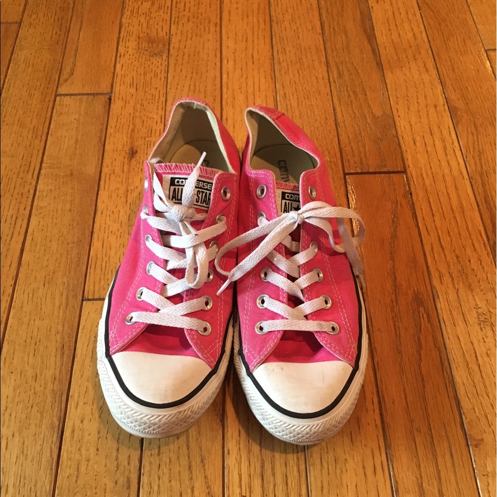 Pink low-top Converse